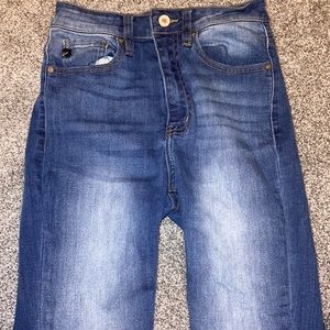 Medium wash skinny jeans